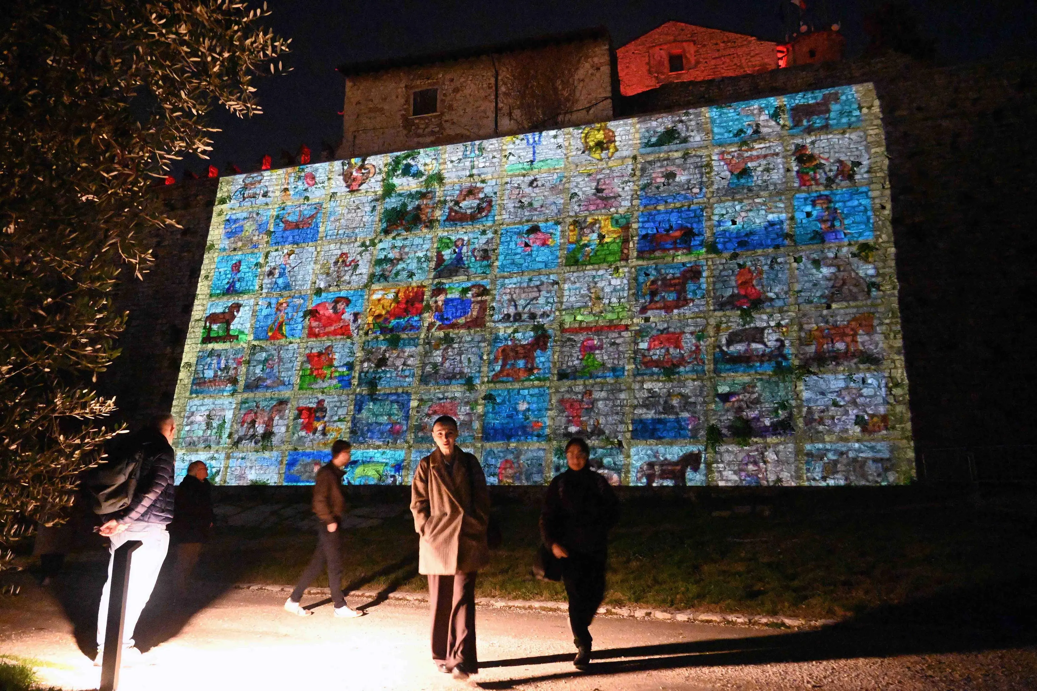 CRONACA BRESCIA CASTELLO INAUGURAZIONE MYSTERIA LIGHT FESTIVAL PER SANDRINI 06-11-2025 MARCO ORTOGNI NEW EDEN GROUP
