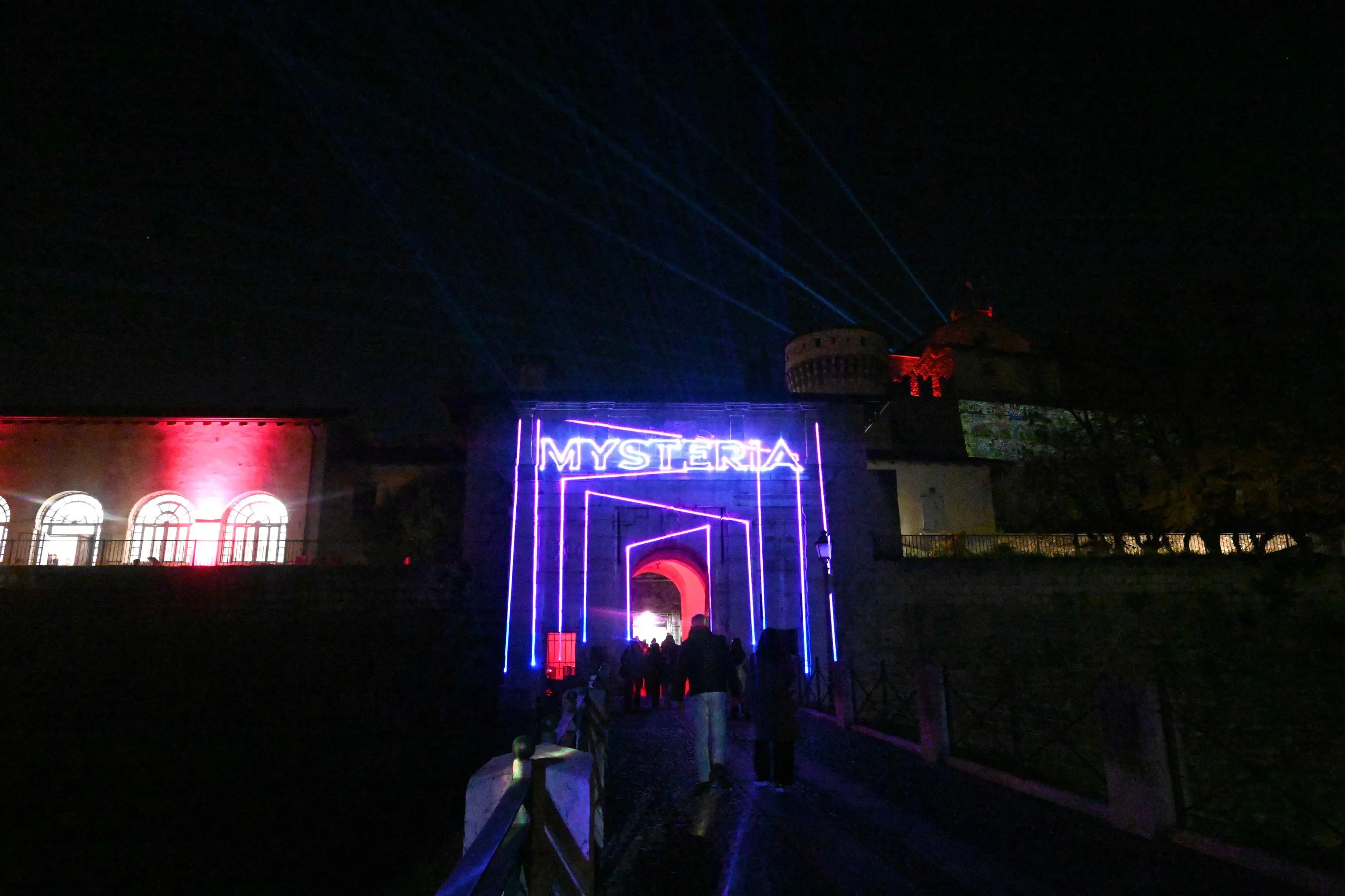 CRONACA BRESCIA CASTELLO INAUGURAZIONE MYSTERIA LIGHT FESTIVAL PER SANDRINI 06-11-2025 MARCO ORTOGNI NEW EDEN GROUP