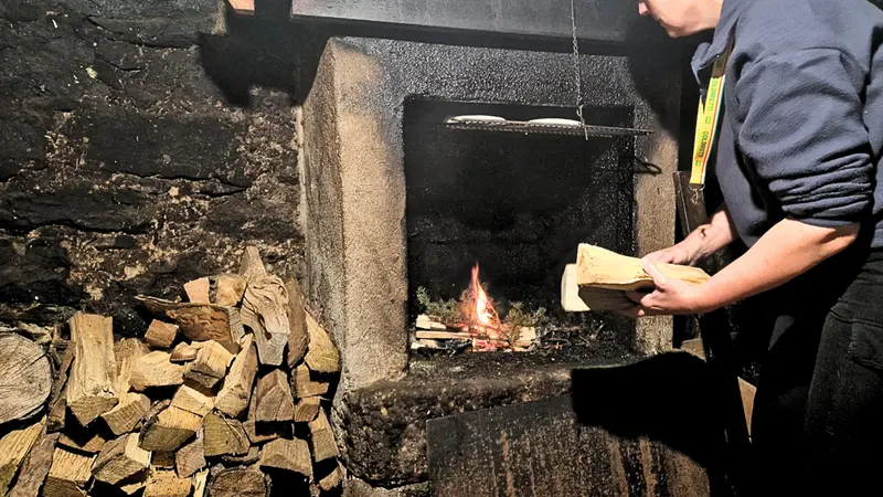 L'affumicatura - Foto Lisa Foresta © www.giornaledibrescia.it