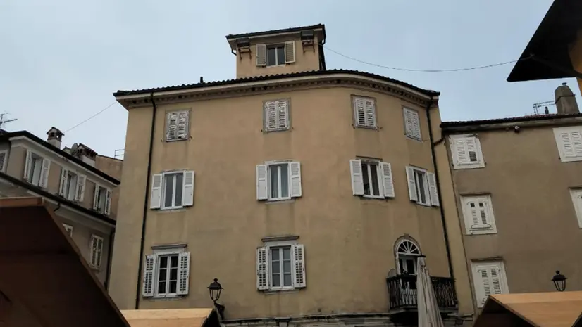 L'abitazione dove è avvenuto l'omicidio - Foto Ansa © www.giornaledibrescia.it