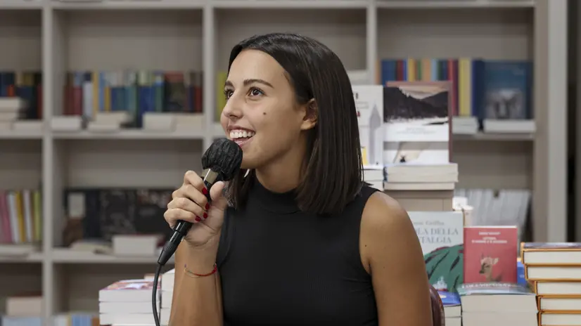 SPETTACOLI BRESCIA LIBRERIA RINASCINATA PRESENTAZIONE LIBRO QUALCOSA NEL MODO IN CUI SBADIGLIA JOLANDA RENGA NELLA FOTO JOLANDA RENGA 06/10/2023 MARCO FOGLIA AGENZIA REPORTER