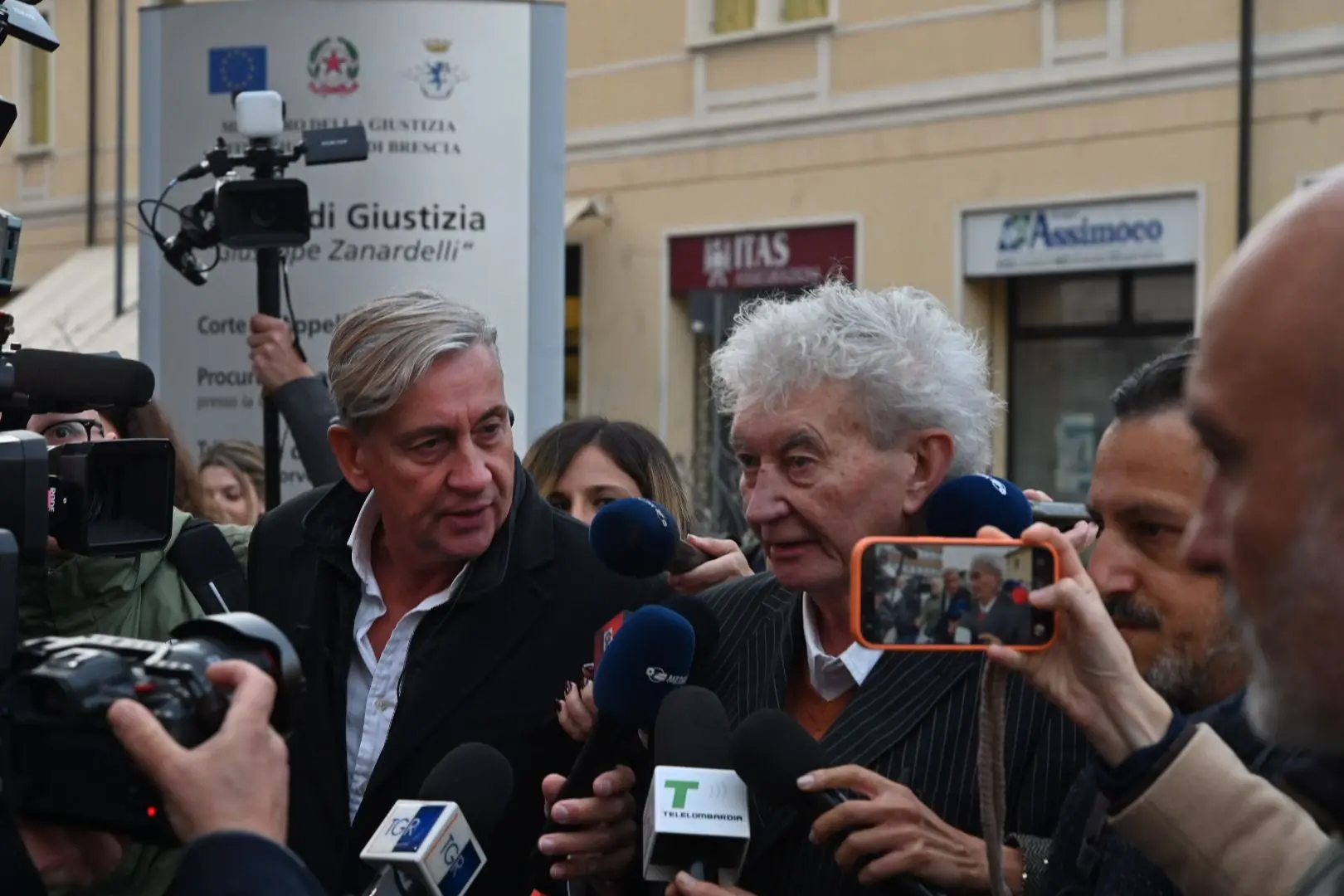 L'arrivo dell'avvocato Massimo Lovati in tribunale a Brescia