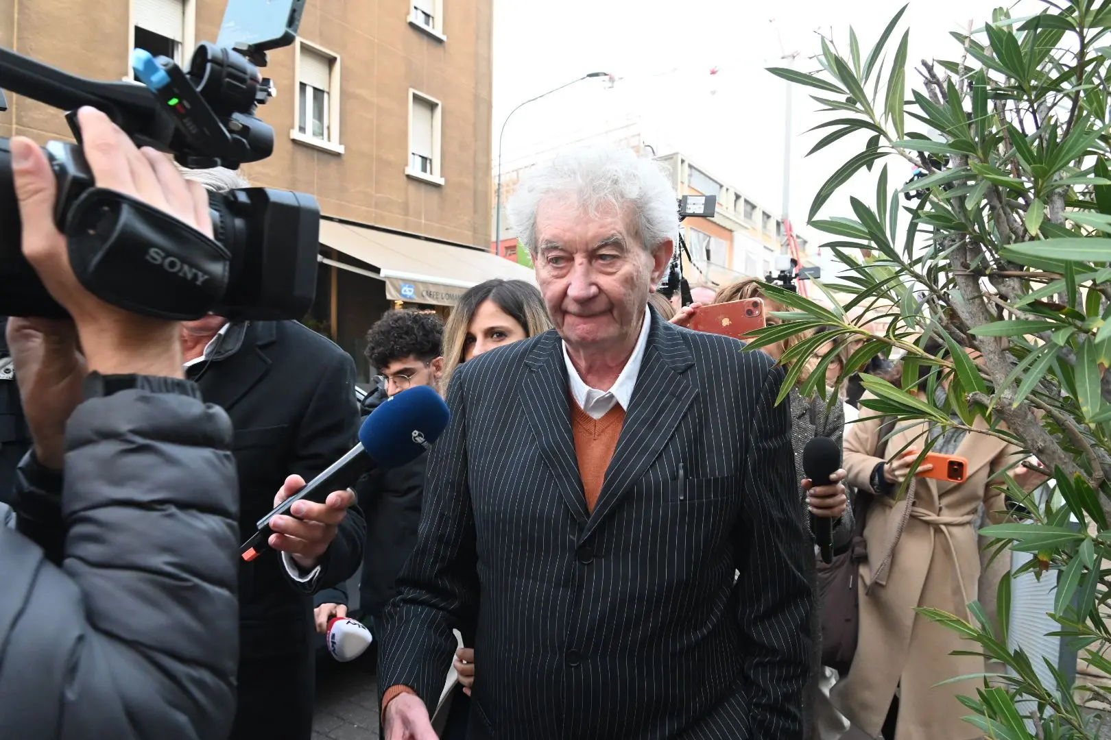 L'arrivo dell'avvocato Massimo Lovati in tribunale a Brescia