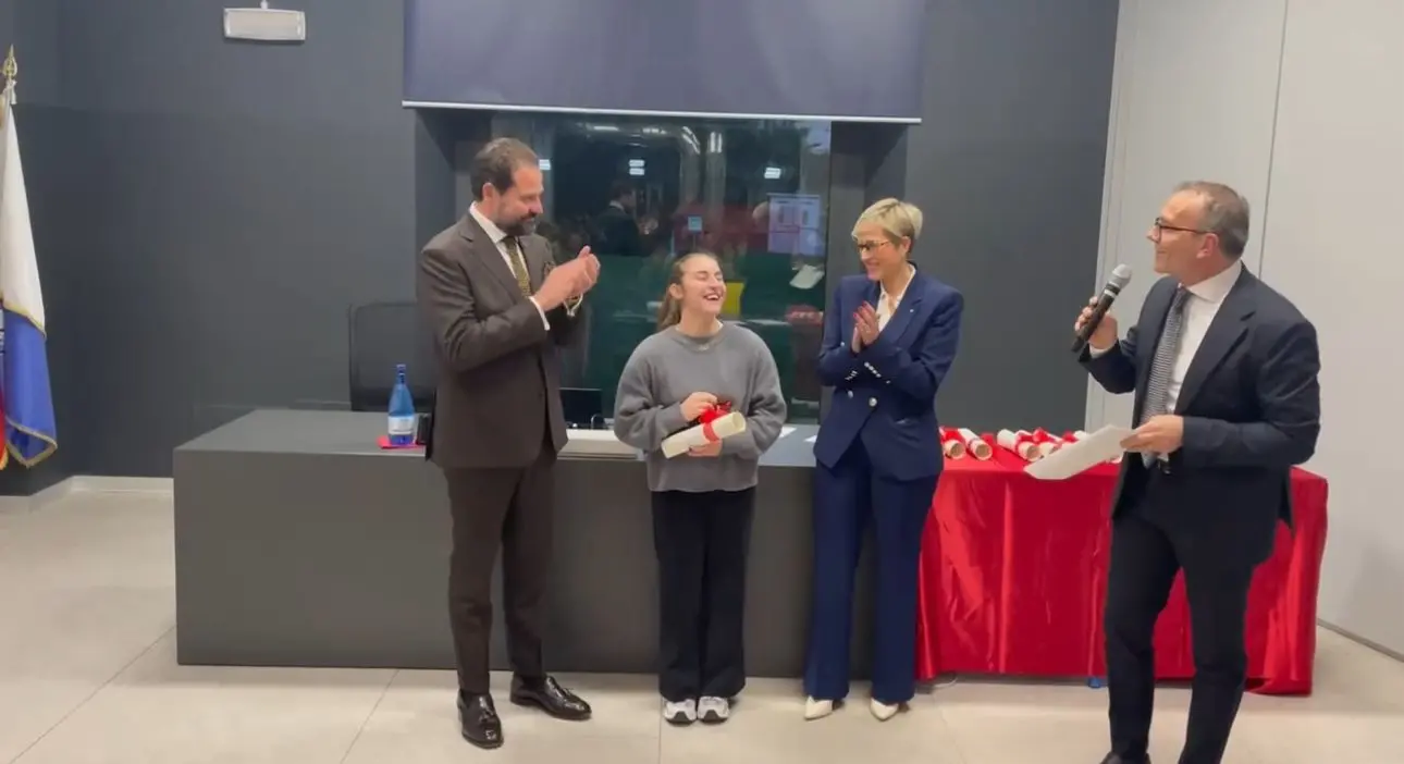 La consegna delle borse di studio al Liceo Carli