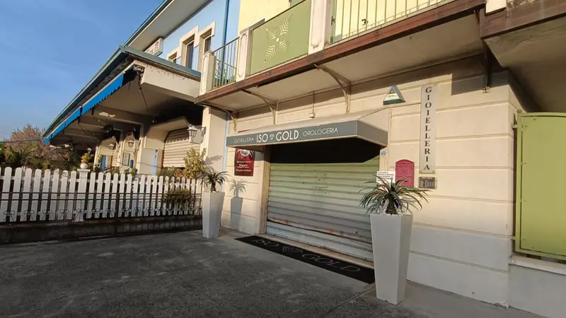 L'ingresso della gioielleria Iso Gold a Isorella © www.giornaledibrescia.it