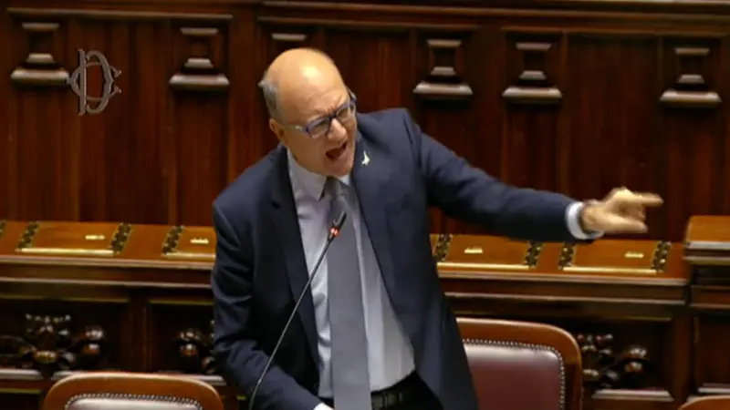 Il ministro Valditara in Aula - Foto Ansa © www.giornaledibrescia.it