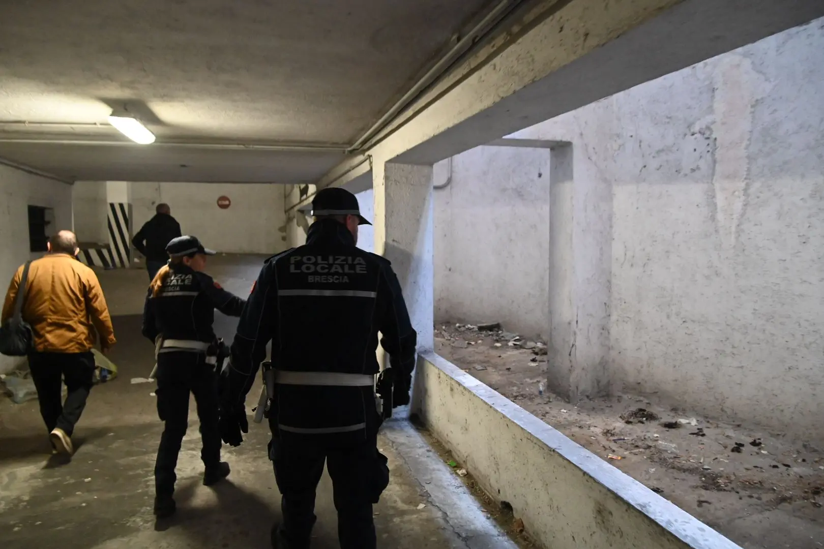 Condominio Aler in via Monte Cengio, la situazione nei garage