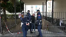 La Polizia mette i lucchetti ai garage in via Monte Cengio
