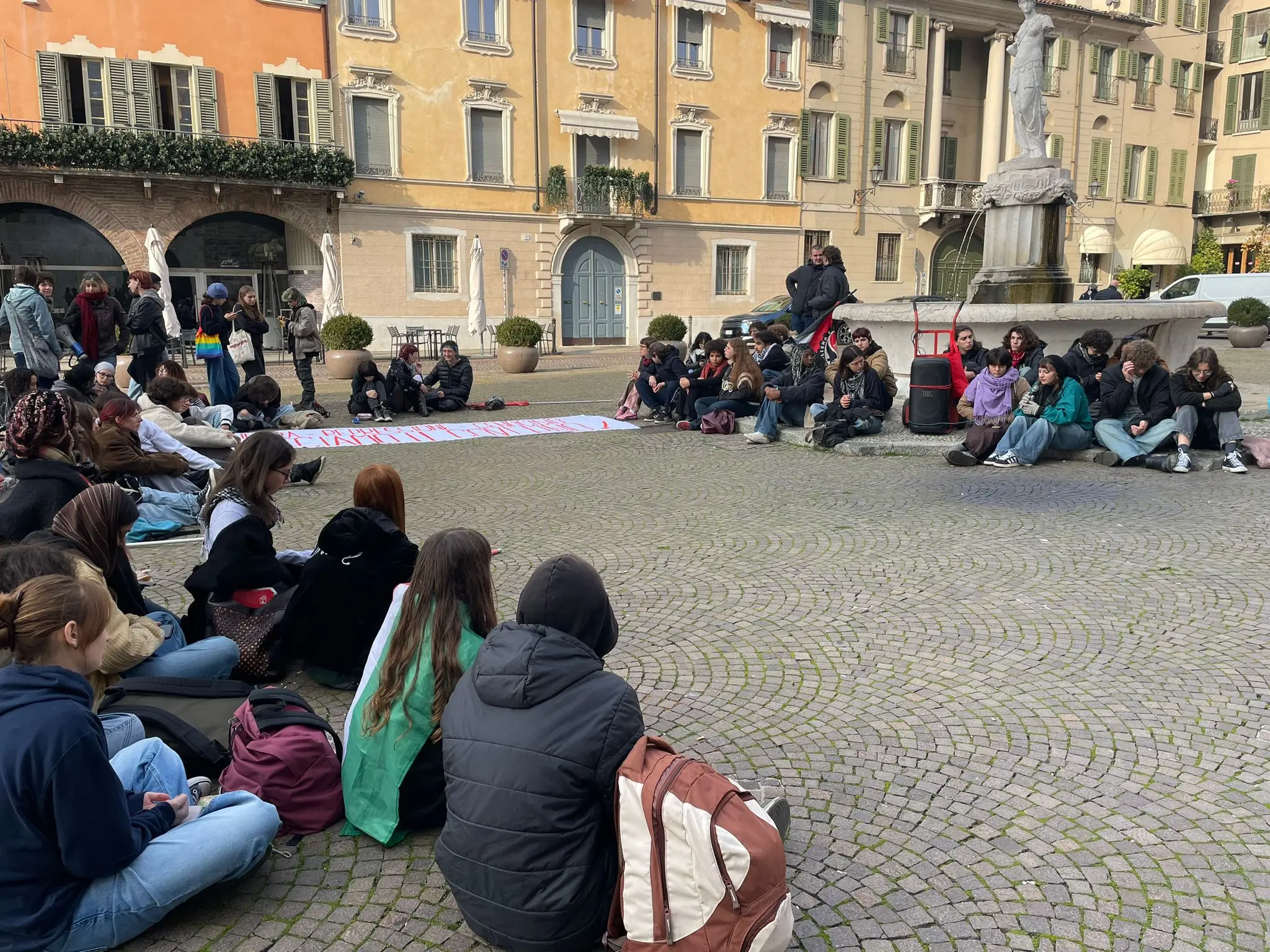 La manifestazione degli studenti a Brescia