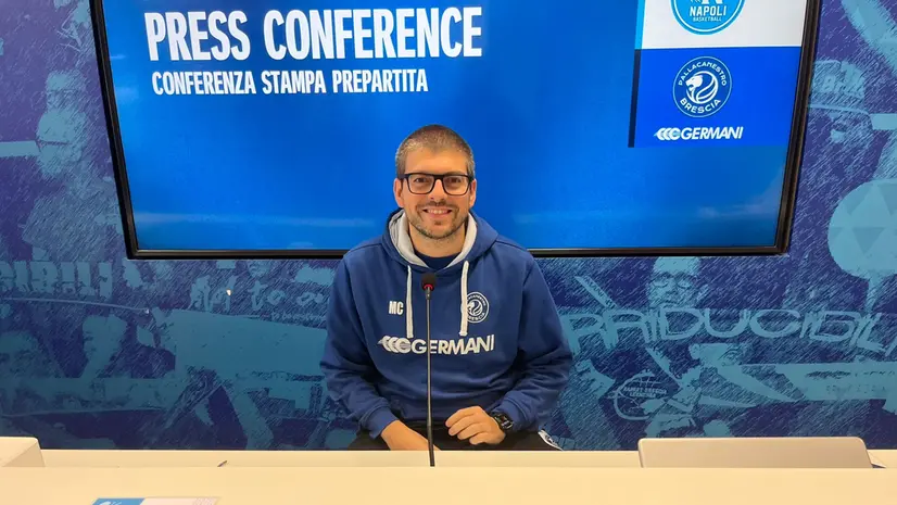 Coach Matteo Cotelli in conferenza - © www.giornaledibrescia.it