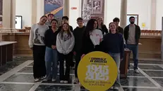 Gli studenti in visita alla mostra - © www.giornaledibrescia.it