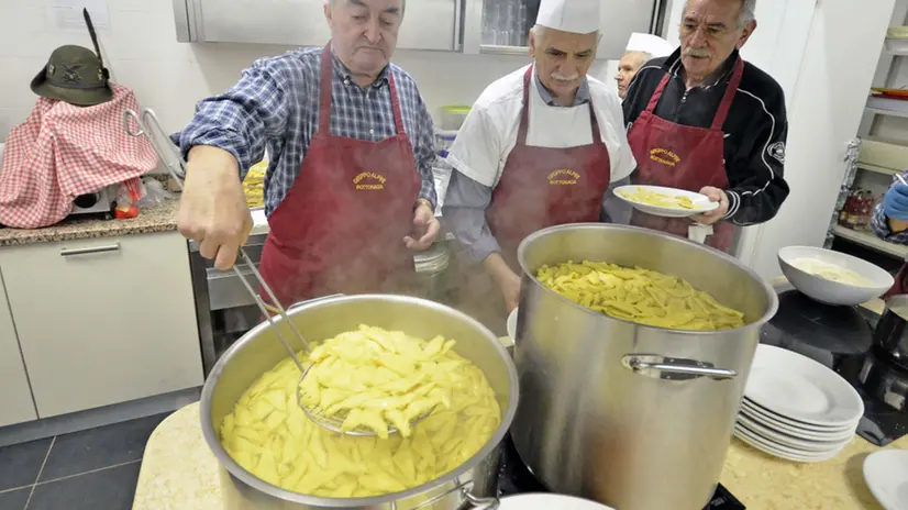 La casoncellata degli Alpini di Bottonaga - © www.giornaledibrescia.it