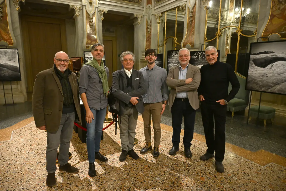 L'inaugurazione della mostra «The Last Days» di Michele Gusmeri