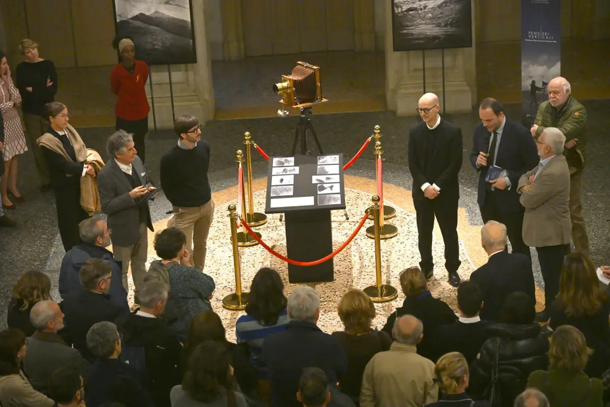 L'inaugurazione della mostra «The Last Days» di Michele Gusmeri