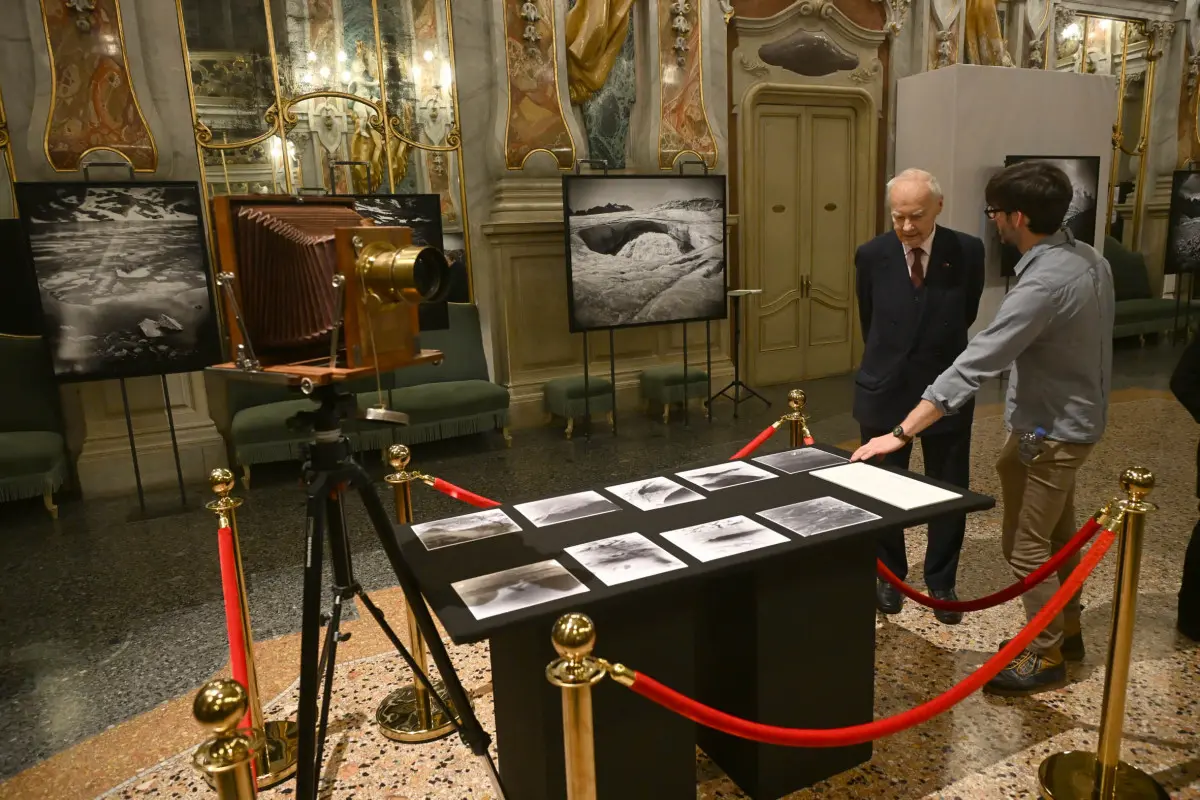 L'inaugurazione della mostra «The Last Days» di Michele Gusmeri