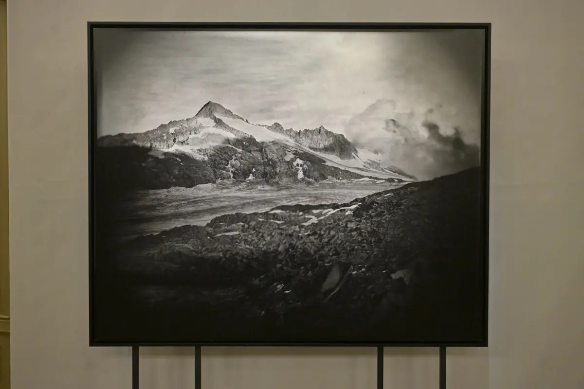 Alcuni scatti di Gusmeri dedicati al ghiacciaio dell'Adamello