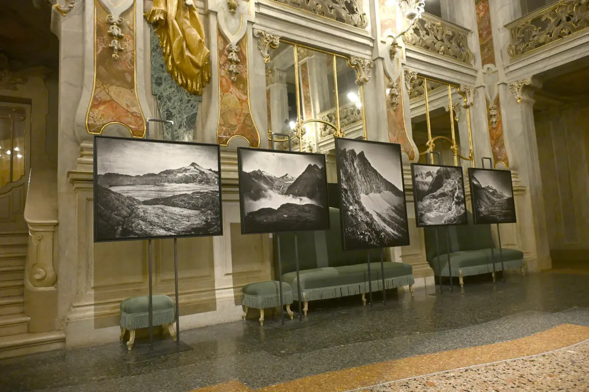 Alcuni scatti di Gusmeri dedicati al ghiacciaio dell'Adamello