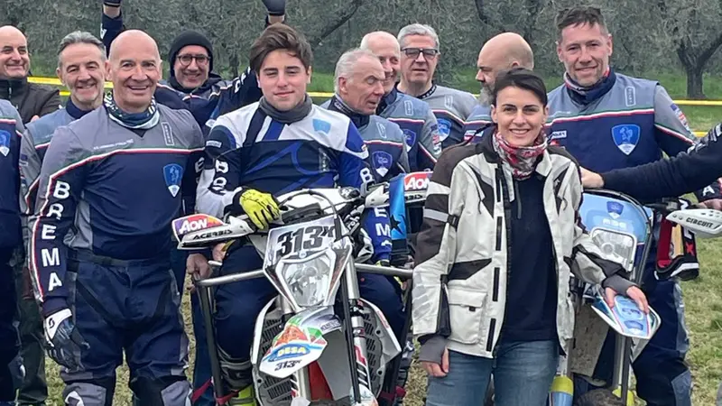 Foto di gruppo con il Club Us Leonessa d’Italia