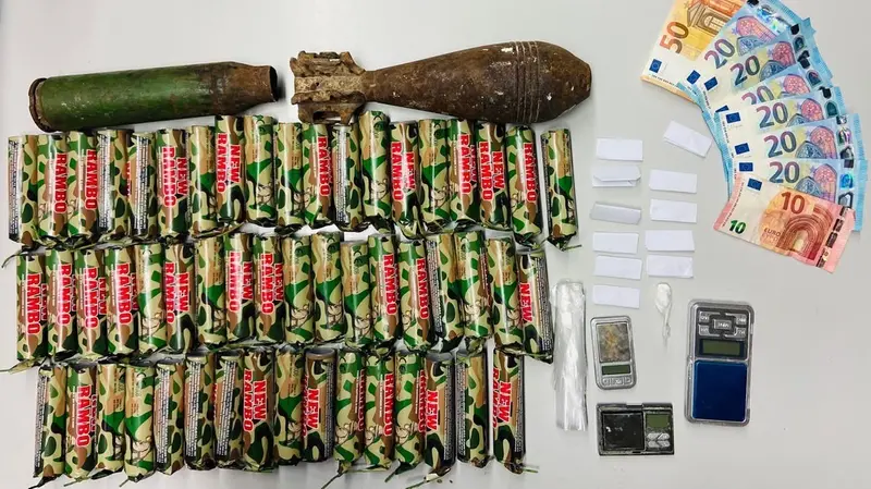 Tutto il materiale sequestrato a Rezzato - © www.giornaledibrescia.it