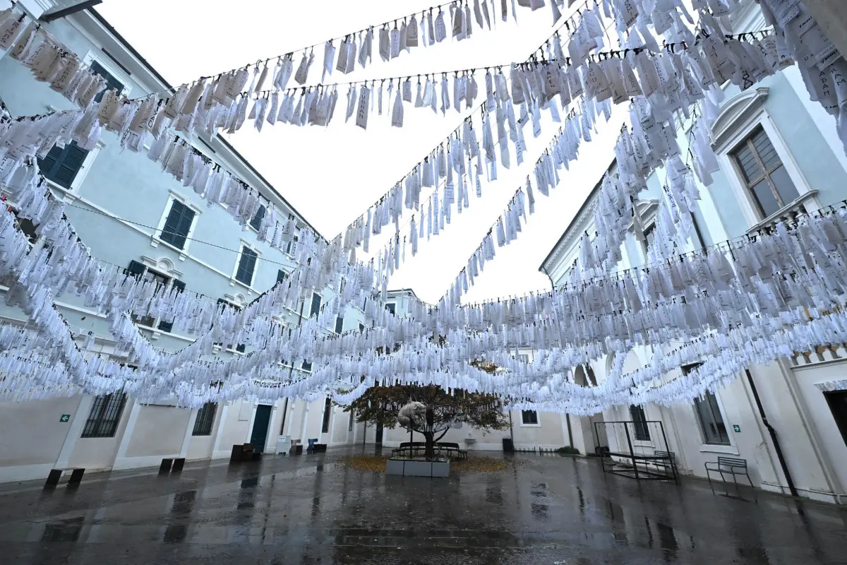 Mo.Ca, l'opera collettiva che ricorda i bambini uccisi a Gaza