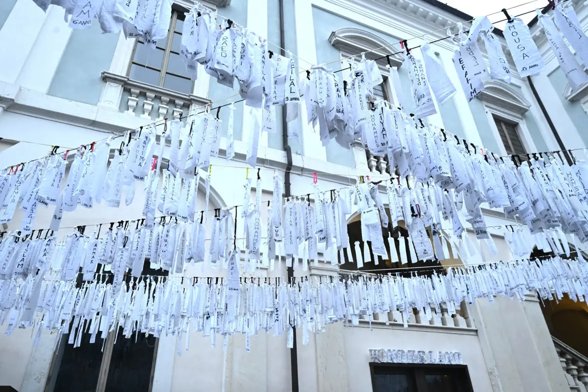 Mo.Ca, l'opera collettiva che ricorda i bambini uccisi a Gaza