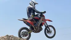 Nicolò Abbiatico in sella alla sua moto - © www.giornaledibrescia.it