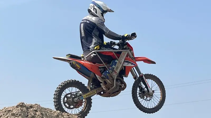 Nicolò Abbiatico in sella alla sua moto - © www.giornaledibrescia.it