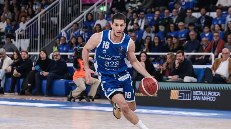 Il playmaker della Germani Nikola Ivanovic - New Reporter Comincini © www.giornaledibrescia.it