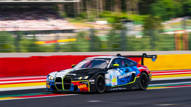 La Bmw M4 Gt3 Evo con la livrea di Valentino Rossi