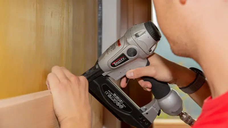 Il falegname Cristian Zani