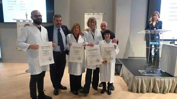 La Croce bianca premia i militi in prima linea
