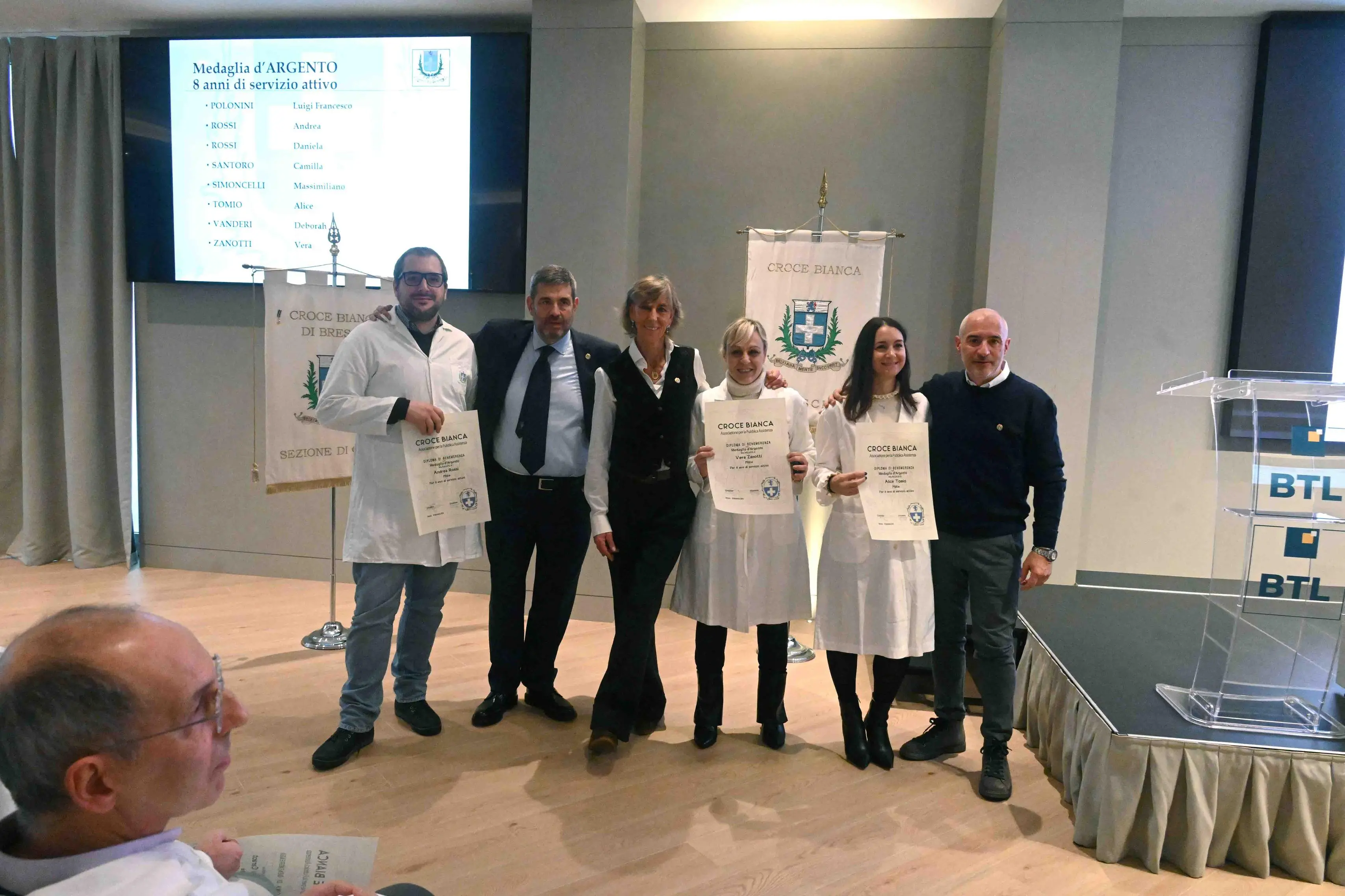 La Croce bianca premia i militi in prima linea