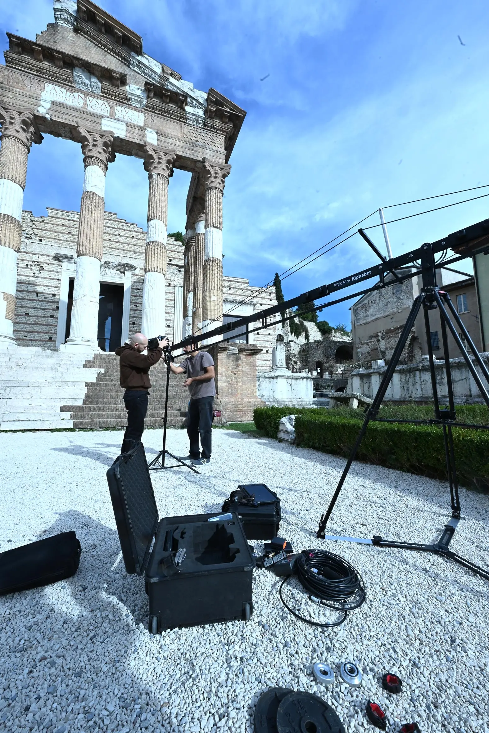 SPETTACOLI BRESCIA MUSEI CAPITOLIUM BACKSTAGE FILMATO -EPPUR SI MUOVE - REGIA DI GUIDO GEMINIANI - CLE'MENT HAENEN NELLA FOTO BALAKSTAGE 27/10/2025 umberto favretto©25