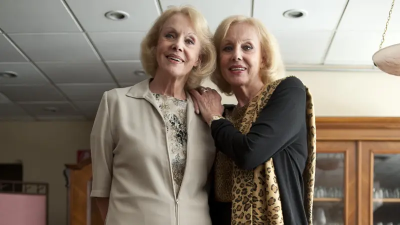 Alice (D) ed Ellen Kessler a Roma durante la presentazione dello spettacolo teatrale 'Dr. Jekyll & Mr. Hyde', oggi 14 ottobre 2011. Il musical scritto e diretto da Giancarlo Sepe andra' in scena dal 18 ottobre al 13 novembre al teatro Eliseo di Roma. ANSA / GUIDO MONTANI