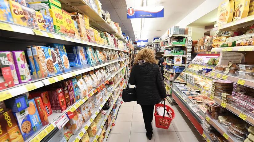 Spesa sempre più pesante per le famiglie - © www.giornaledibrescia.it