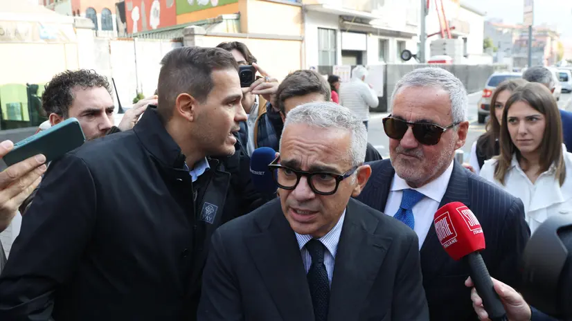 il giudice Mario Venditti con avvocato Domenico Aiello (d) in tribunale a Brescia per il riesame sul caso Garlasco, 14 ottobre 2025. Ansa Filippo Venezia