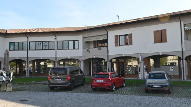 Il complesso in cui viveva il 36enne Cristopher Folli - Foto Gabriele Strada/Neg © www.giornaledibrescia.it