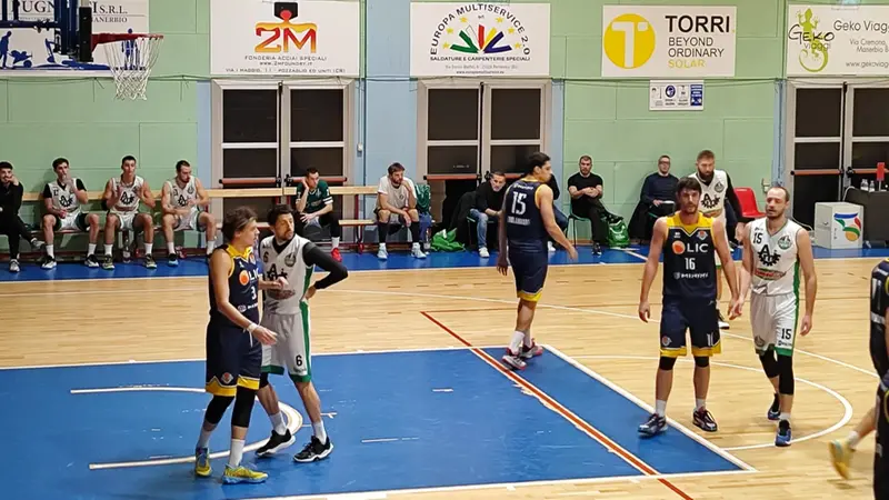 Uno scatto del derby tra Manerbio e Verolanuova - Foto Tomasini © www.giornaledibrescia.it