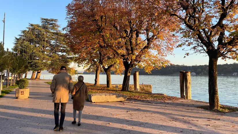 Un tratto del lungolago di Salò, in autunno sempre suggestivo