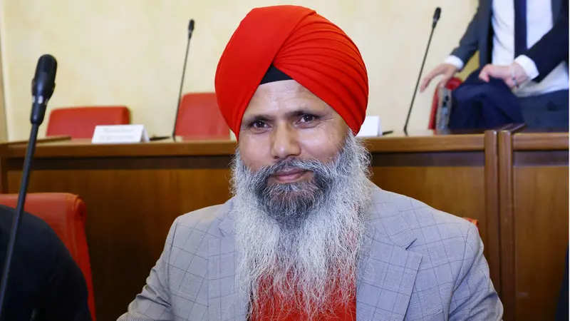 Balwinder Singh quando era consigliere in Loggia - © www.giornaledibrescia.it