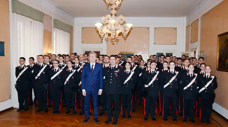 Il prefetto Polichetti e il comandante Raucci con i nuovi carabinieri bresciani