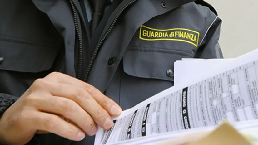 Guardia di Finanza al lavoro - Foto Ansa © www.giornaledibrescia.it