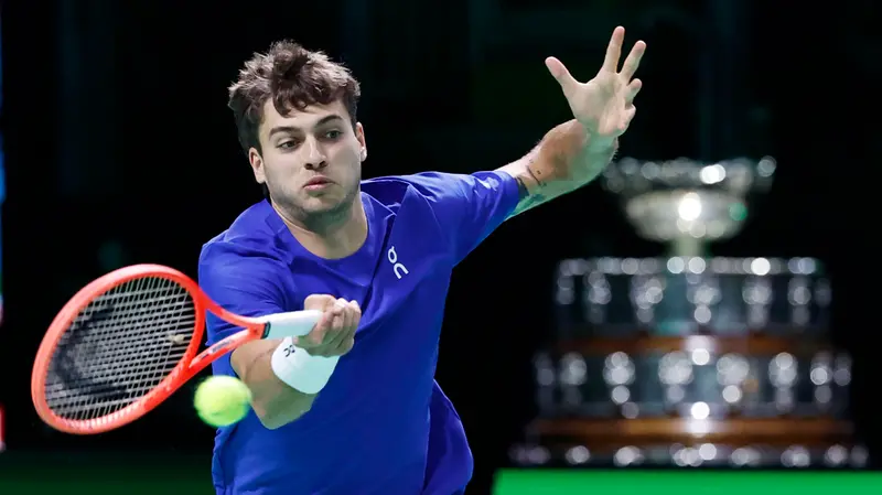 Fabio Cobolli durante la partita - Ansa © www.giornaledibrescia.it