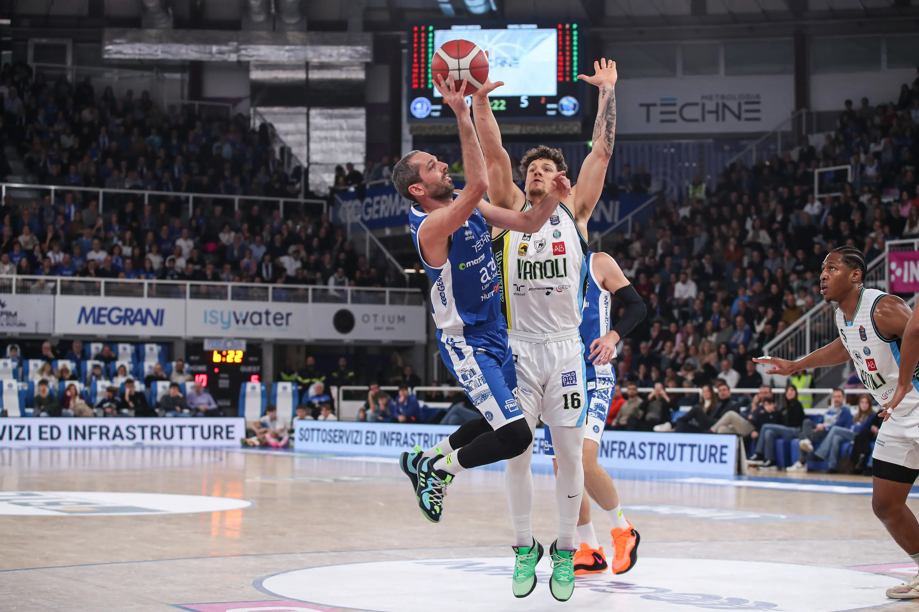 Germani-Cremona: le foto dal PalaLeonessa