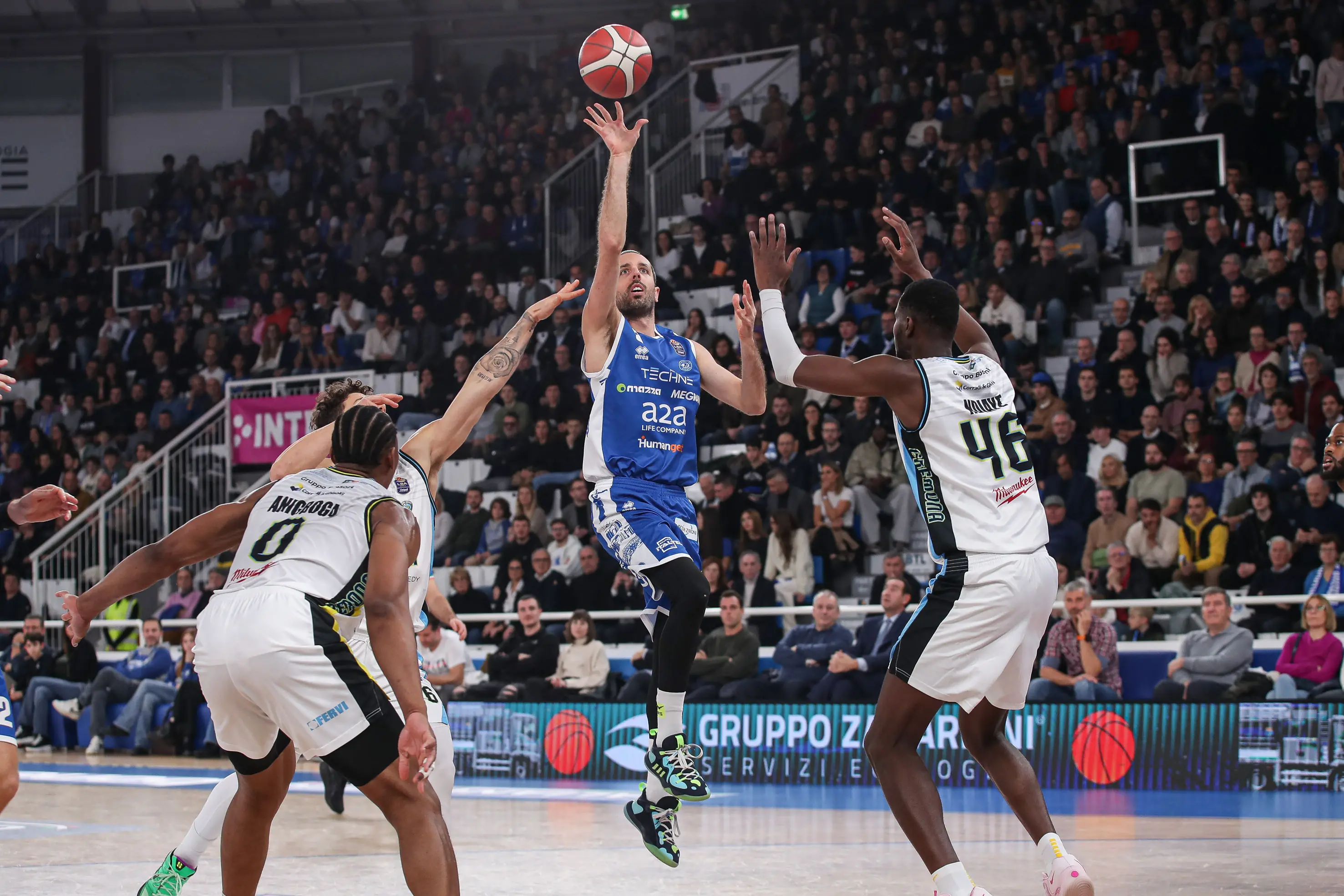 Germani-Cremona: le foto dal PalaLeonessa