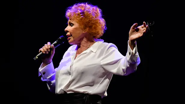 Addio a Ornella Vanoni: alcuni scatti dalla sua lunga carriera artistica