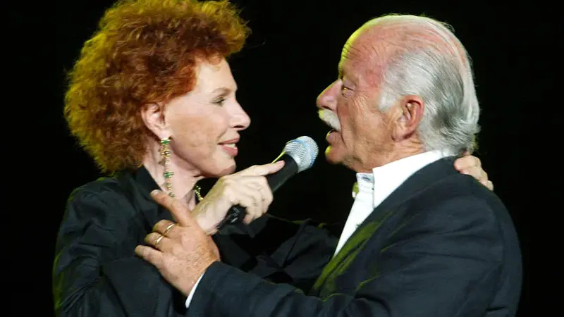 Ornella Vanoni e Gino Paoli: dopo il cd, un lungo tour insieme. In alto,   Paoli