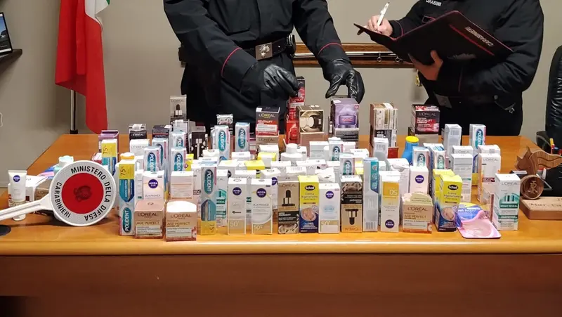 I carabinieri con la refurtiva