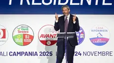 Regionali Campania, Fico alla chiusura della campagna elettorale del centrosinistra - Foto Ansa © www.giornaledibrescia.it