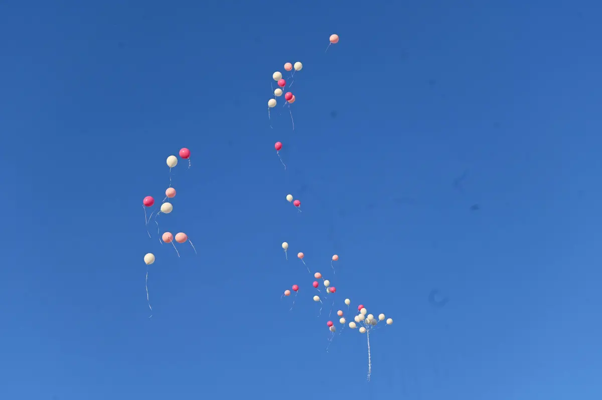 L'ultimo saluto a Seline, morta a 9 anni